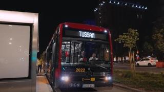 Imágenes del recorrido en pruebas del tranvibús por Sevilla Este.