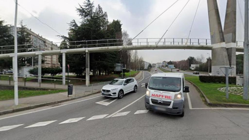 Trasladan al hospital de A Coruña a un hombre de avanzada edad tras ser tropellado en Matogrande