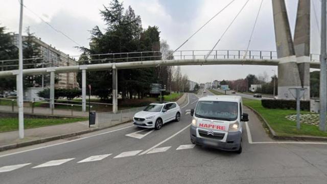 Trasladan al hospital de A Coruña a un hombre de avanzada edad tras ser tropellado en Matogrande