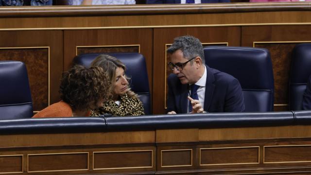 María Jesús Montero, Yolanda Díaz y Félix Bolaños, durante la sesión de control al Gobierno.