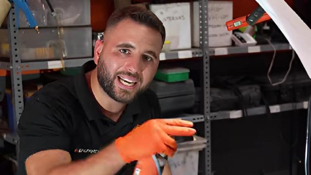 Imagen del mecánico desde las redes.