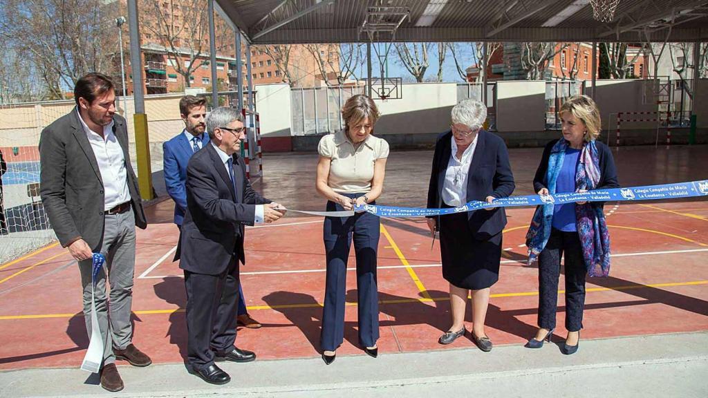Isabel García Tejerina en el colegio La Enseñanza durante la inauguración de las nuevas intalaciones del centro