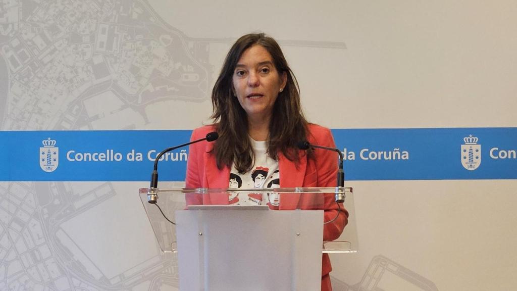 La alcaldesa de A Coruña, Inés Rey, en rueda de prensa tras una reunión de la Xunta de Goberno Local