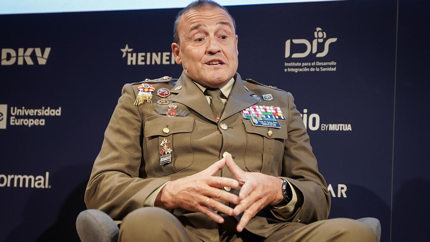 Víctor Mario Bados Nieto, general de Brigada del Ejército de Tierra, durante su intervención bajo el título 'Situación geoestratégica mundial'; en la tercera jornada del IV Observatorio ODS '2030, 5 años para la meta'.