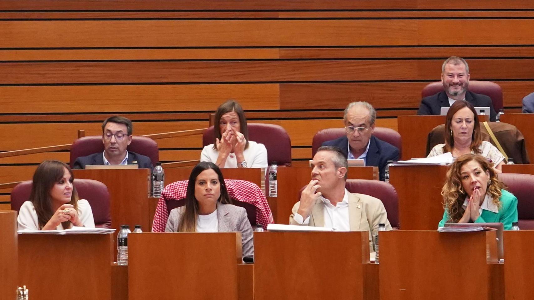 La bancada del Grupo Socialista durante el pleno de las Cortes de Castilla y León de este miércoles