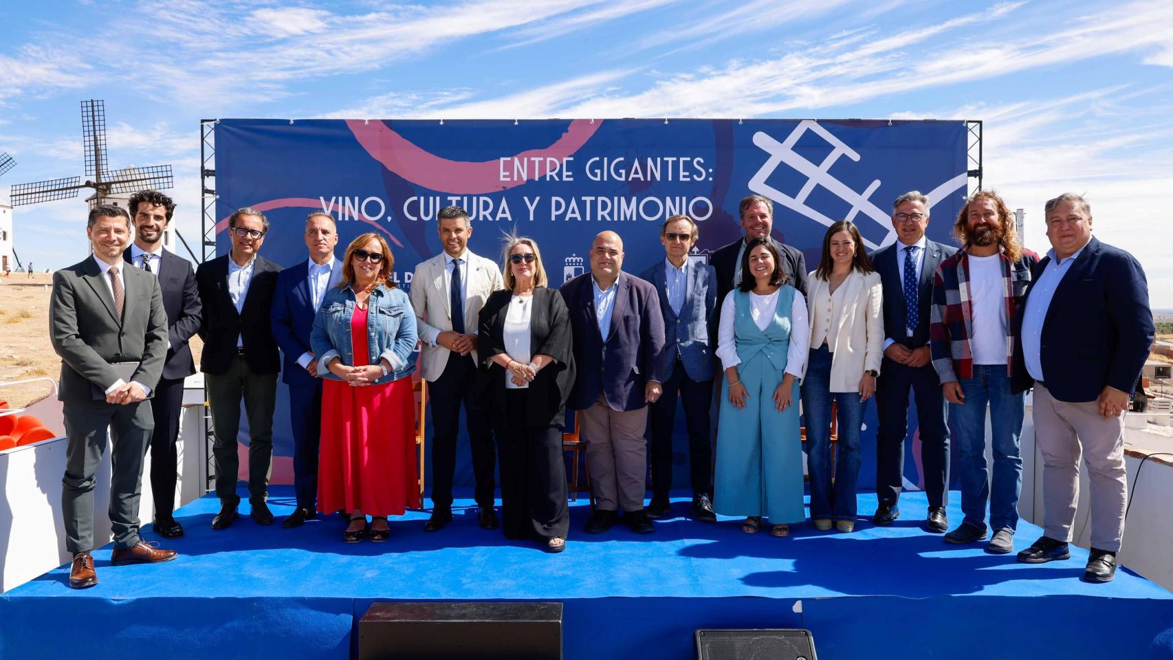 Los molinos de Campo de Criptana, escenario inigualable del foro Entre Gigantes: todas las fotos