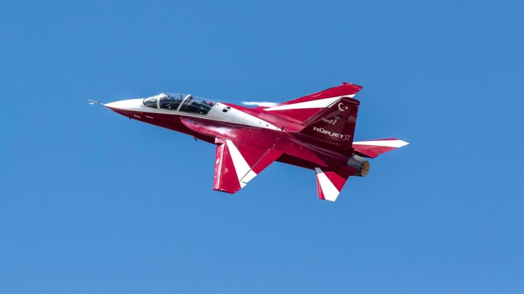 Hürjet en pleno vuelo