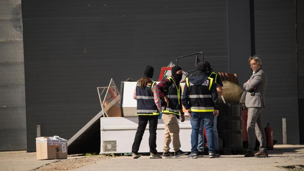Personal de la Policía Nacional trabaja en un operativo, a 24 de septiembre de 2025, en Pontevedra.