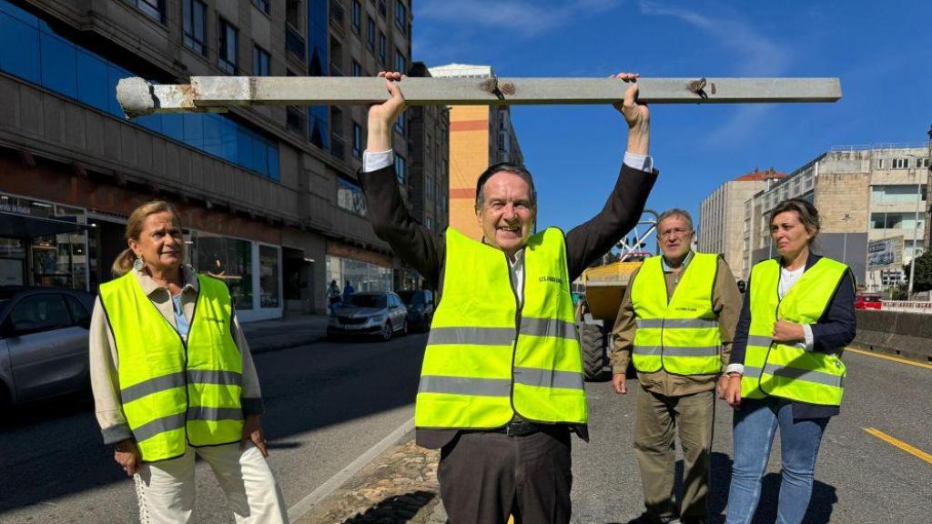 El alcalde de Vigo, Abel Caballero, en las obras de la Avenida de Madrid