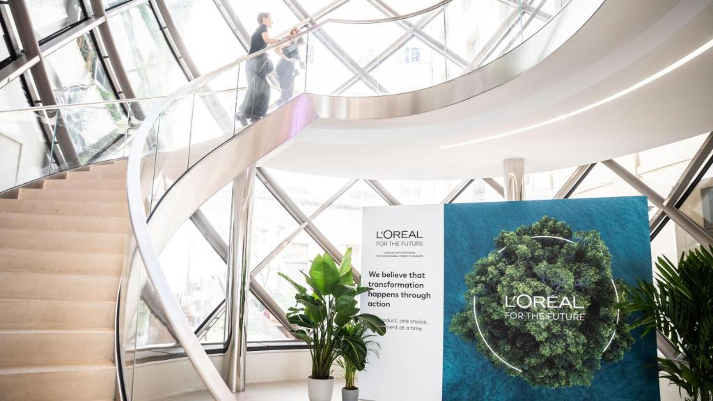 Interior de Le Visionnaire, el laboratorio de creatividad de L'Oréal Groupe en París.