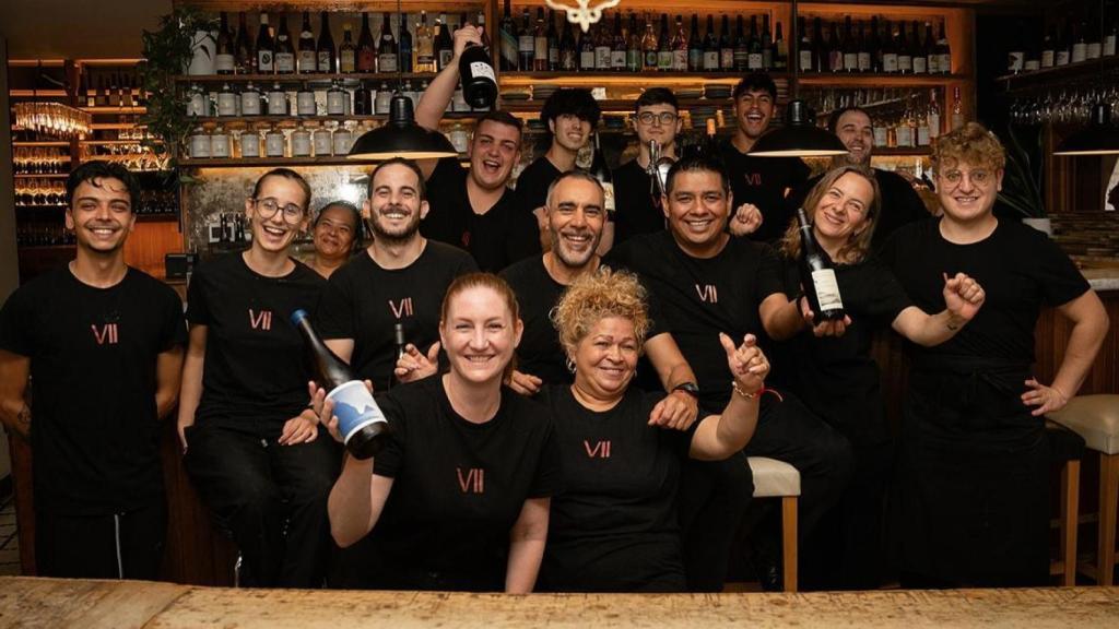 La sumiller con todo el equipo de Vii