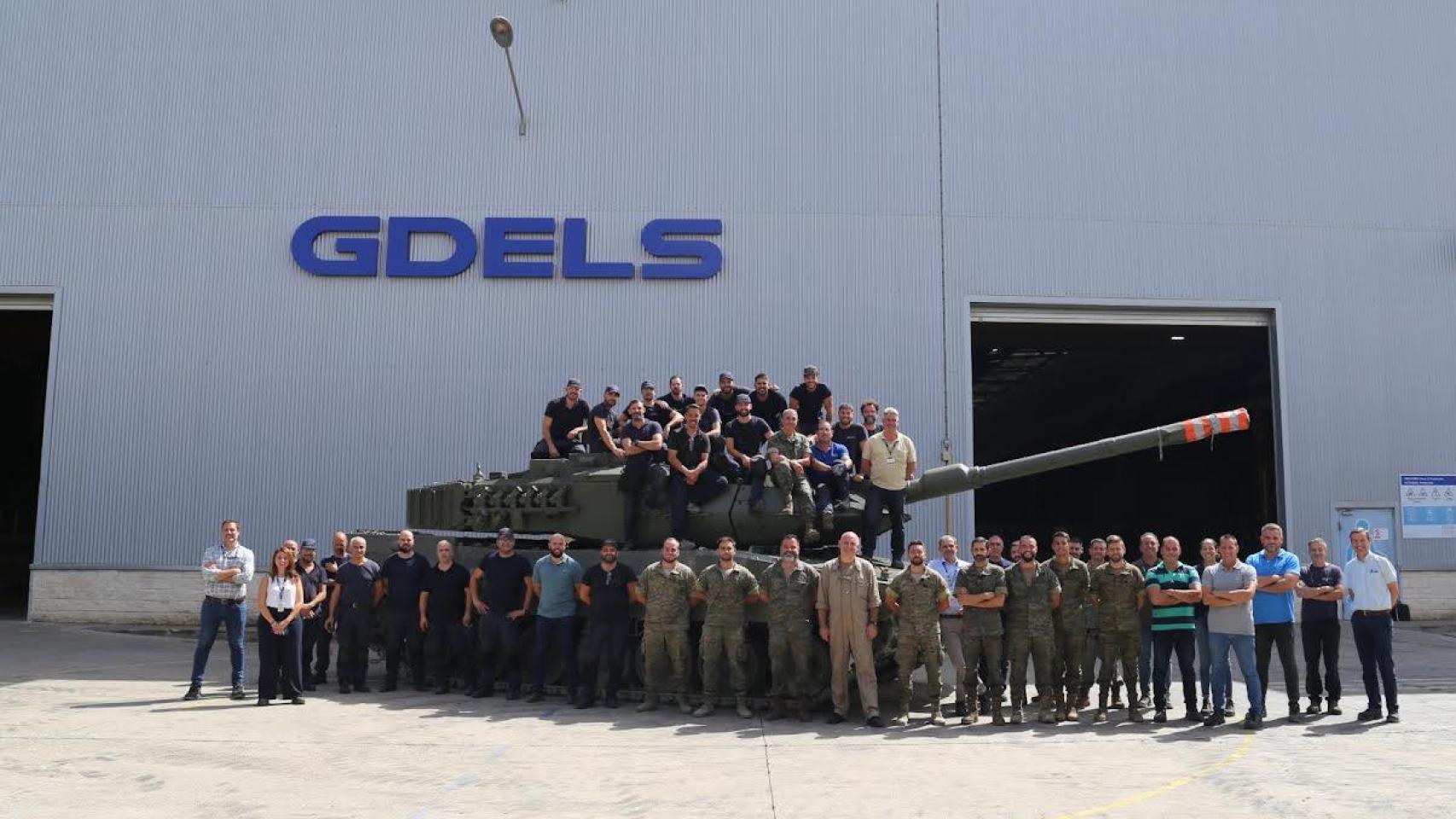 Imagen de uno de los primeros Leopard 2E entregados al del Ejército de Tierra