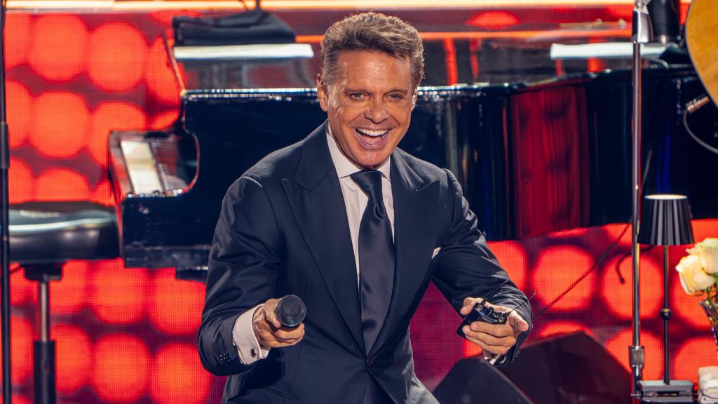 El cantante Luis Miguel durante un concierto.