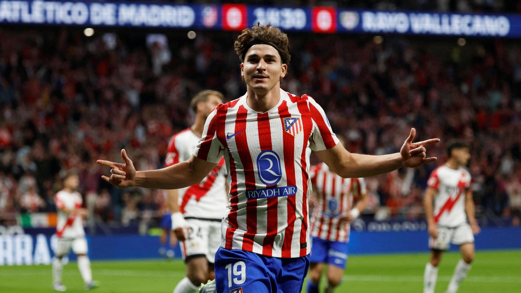 Julián Álvarez celebra uno de sus goles con el Atlético.