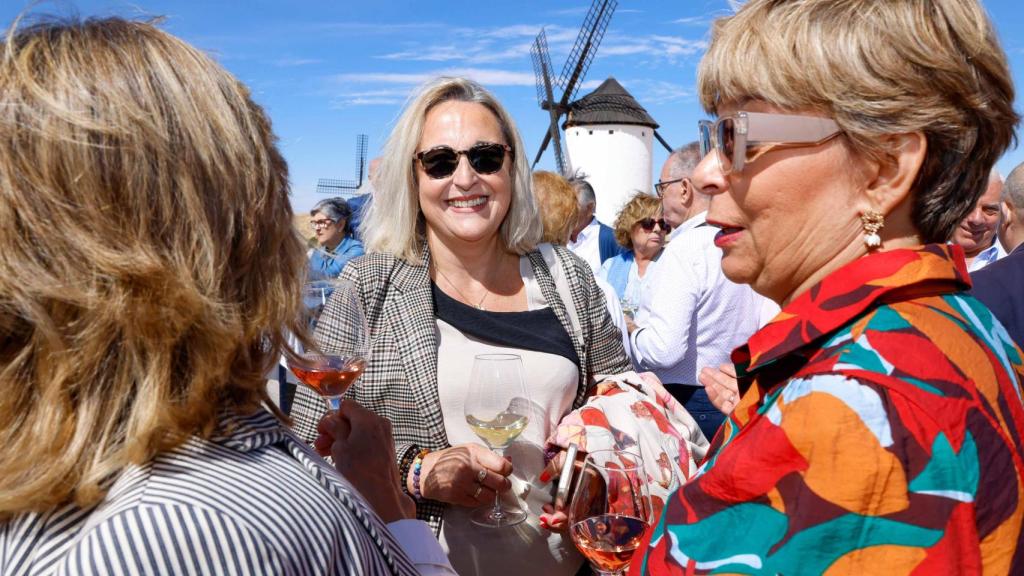 La jornada ha concluido con un vino.