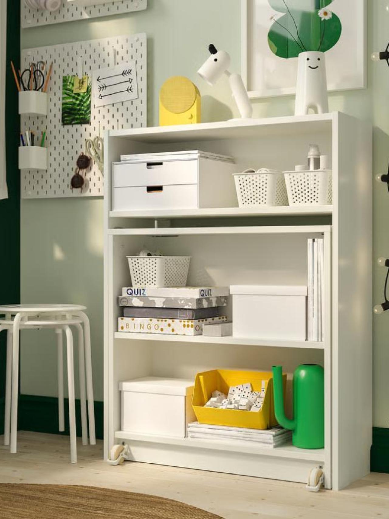 Billy con mesa plegable.