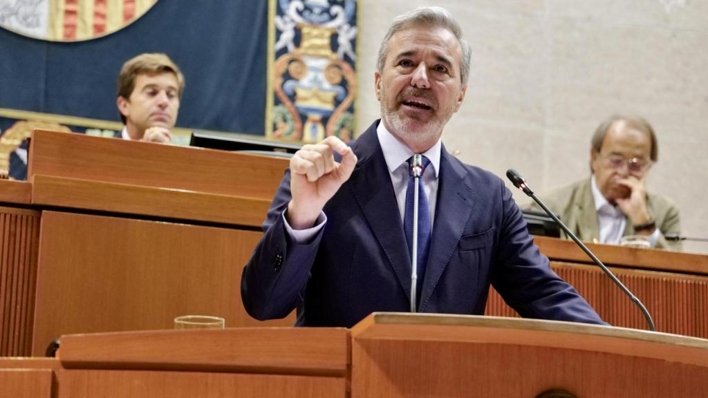 El presidente del Gobierno de Aragón, Jorge Azcón, durante la réplica al PSOE en el Debate de la Comunidad
