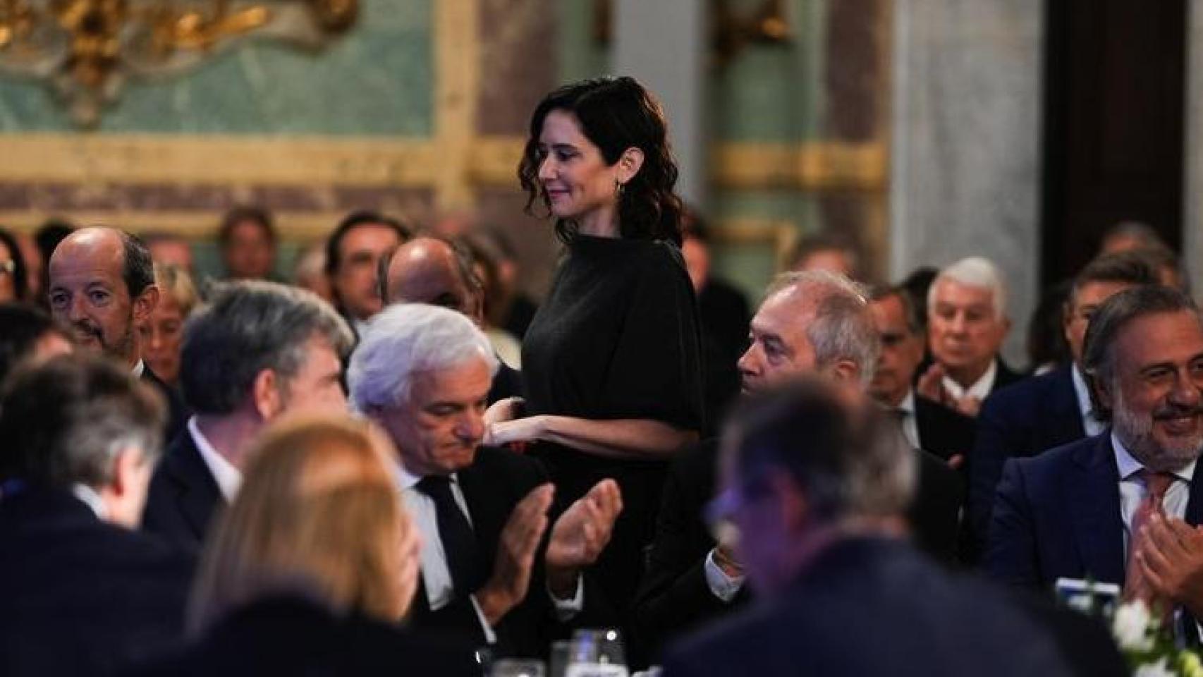 Isabel Díaz Ayuso, presidenta de la Comunidad de Madrid, este jueves minutos antes de su discurso en el desayuno de Nueva Economía Forum.