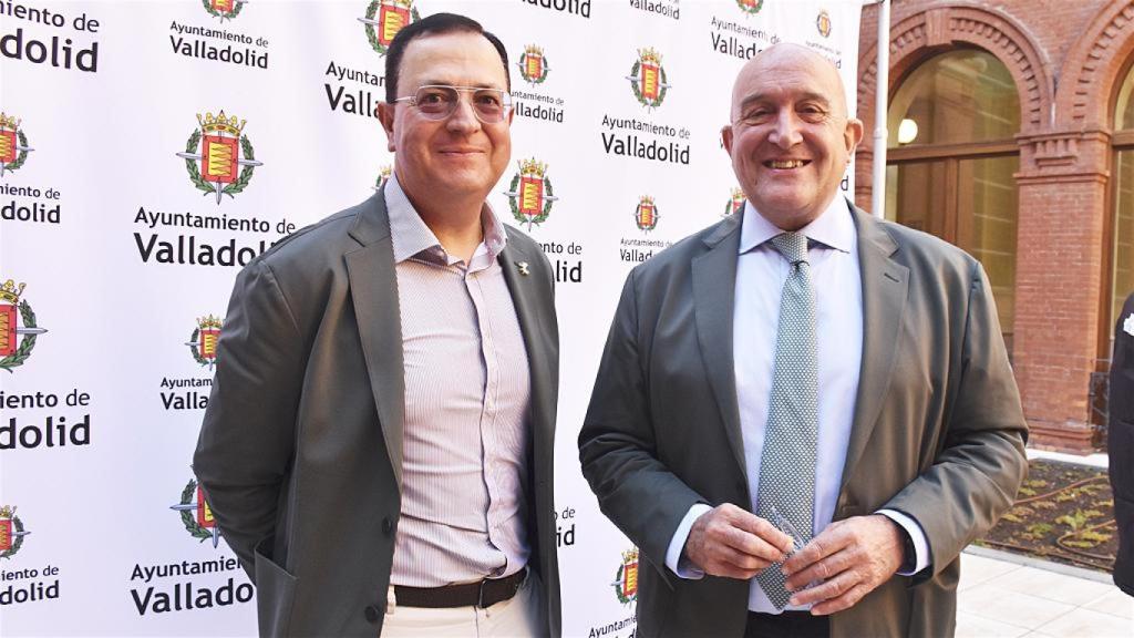 Fernando Rubio, gerente de la Agencia de Innovación, y Jesús Julio Carnero, alcalde de Valladolid
