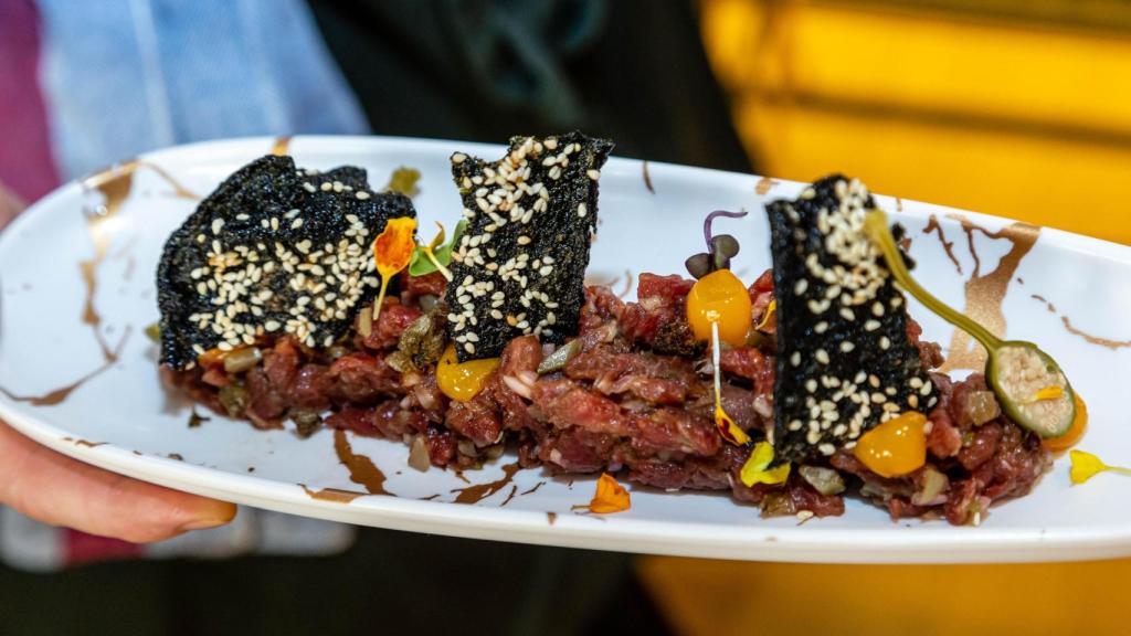 Steak tartar que sirven en Barravás. EE