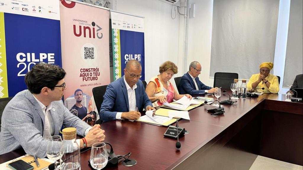 La firma del acuerdo.