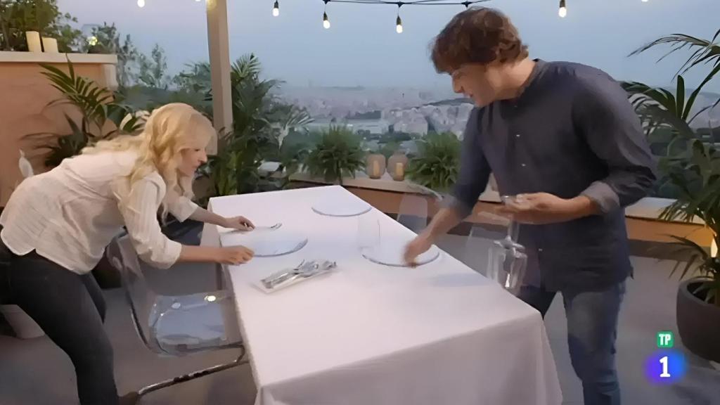 Jordi Cruz en el programa de Televisión Española, 'Cena con Mamá'.