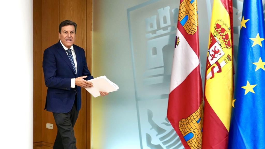El portavoz de la Junta de Castilla y León, Carlos Fernández Carriedo, a su llegada a la rueda de prensa posterior al Consejo de Gobierno de este jueves
