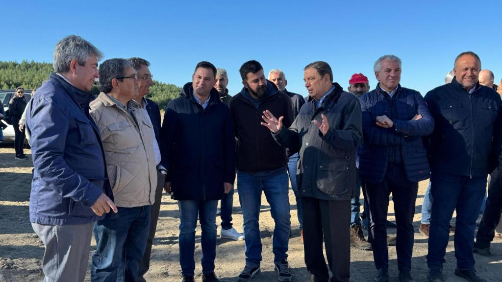 Luis Planas visita Tremor de Arriba (León).
