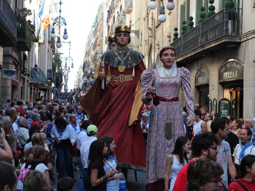 Desfile de gigantes en las fiestas de la Mercè.