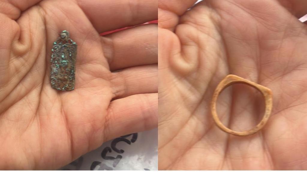 Algunas joyas encontradas junto al cuerpo de Francesca.