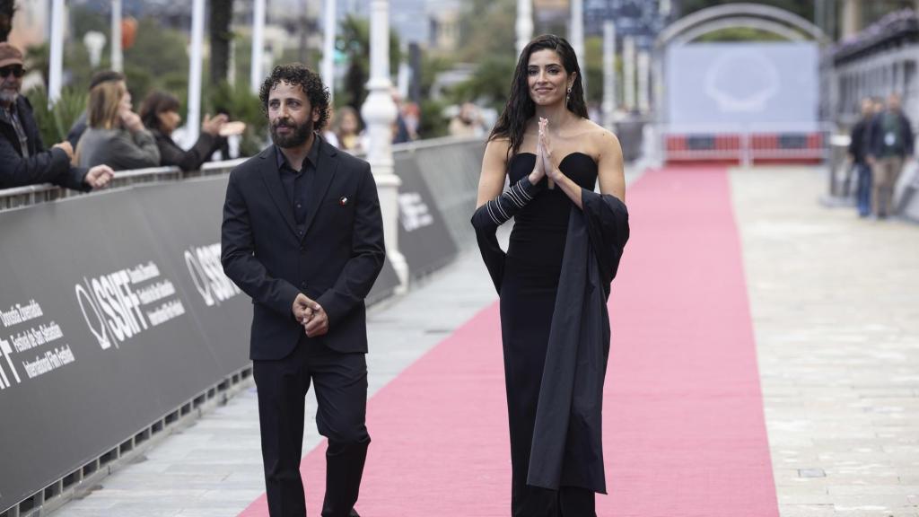Motaz Malhees y Saja Kilani, en la alfombra roja. Foto: EFE/ Javier Etxezarreta