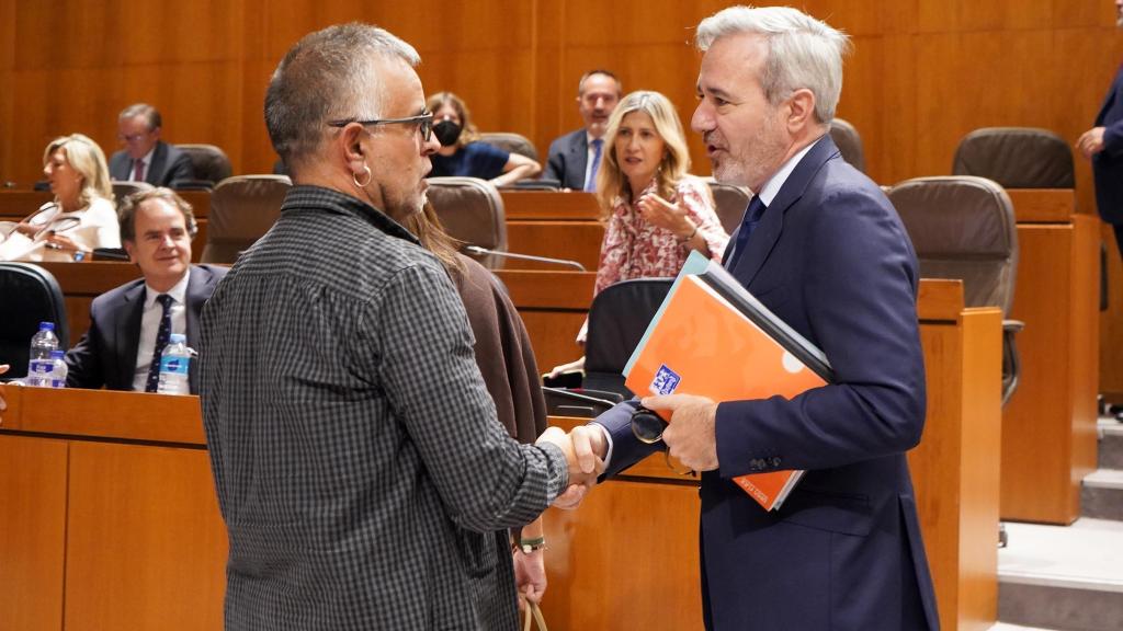 Andoni Corrales, de Podemos, y Jorge Azcón, presidente de Aragón