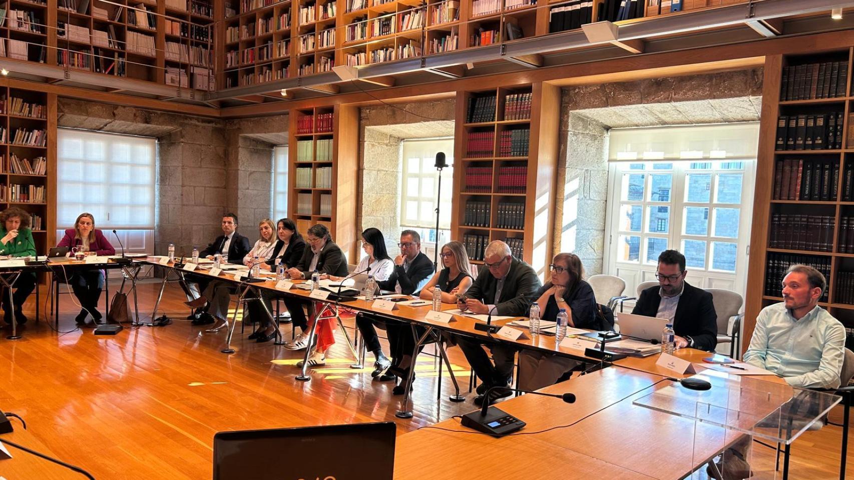 Pleno municipal celebrado en Santiago de Compostela a 25 de septiembre de 2025