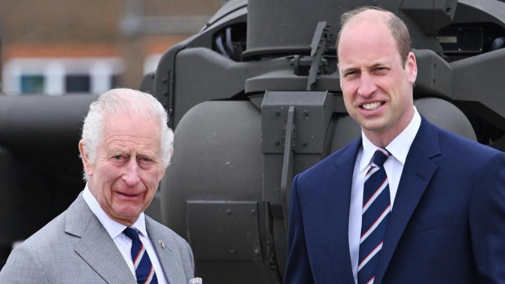 El príncipe Guillermo y el rey Carlos III en una imagen tomada en junio de 2024.