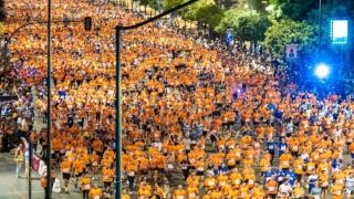 Vista aérea de la carrera Nocturna del Guadalquivir.