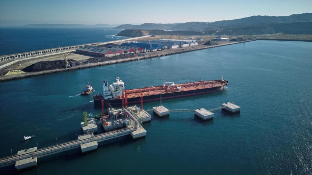 Luz verde al traslado definitivo de Repsol al Puerto Exterior de A Coruña