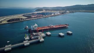 Luz verde al traslado definitivo de Repsol al Puerto Exterior de A Coruña