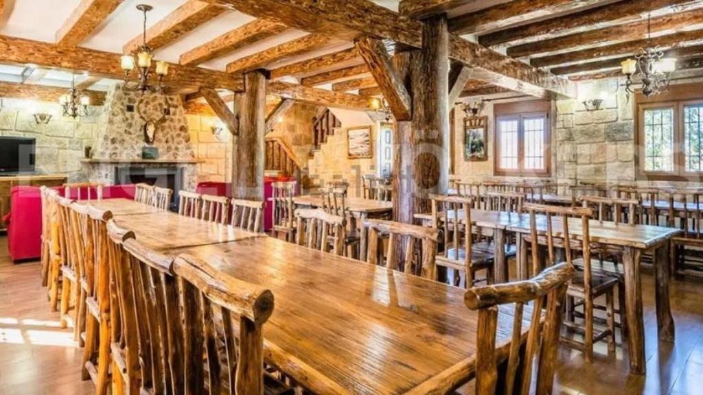 Uno de lo salones de la casa principal.