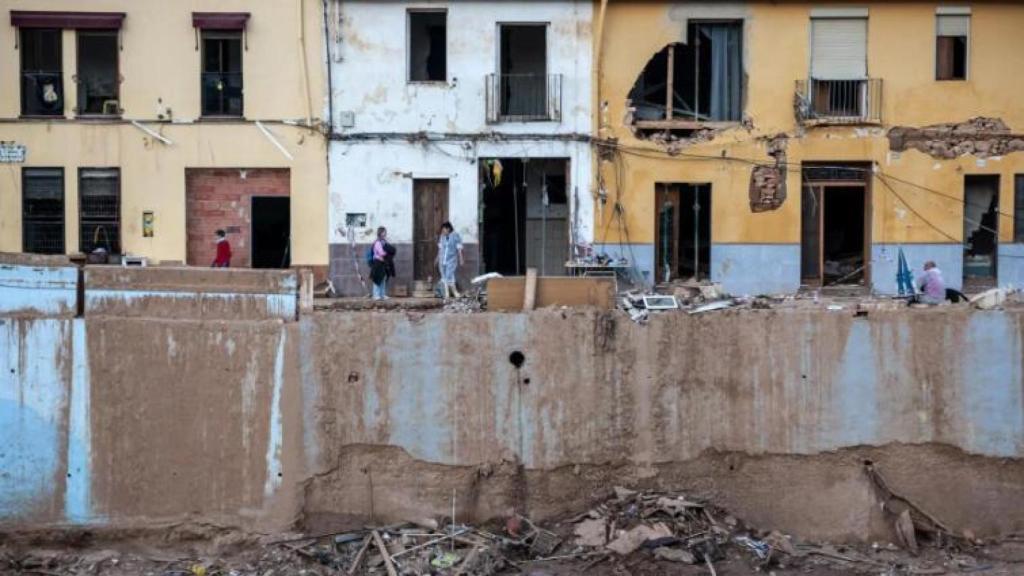 Viviendas afectadas por la dana frente al barranco del Poyo en Picanya. Biel Aliño / Efe