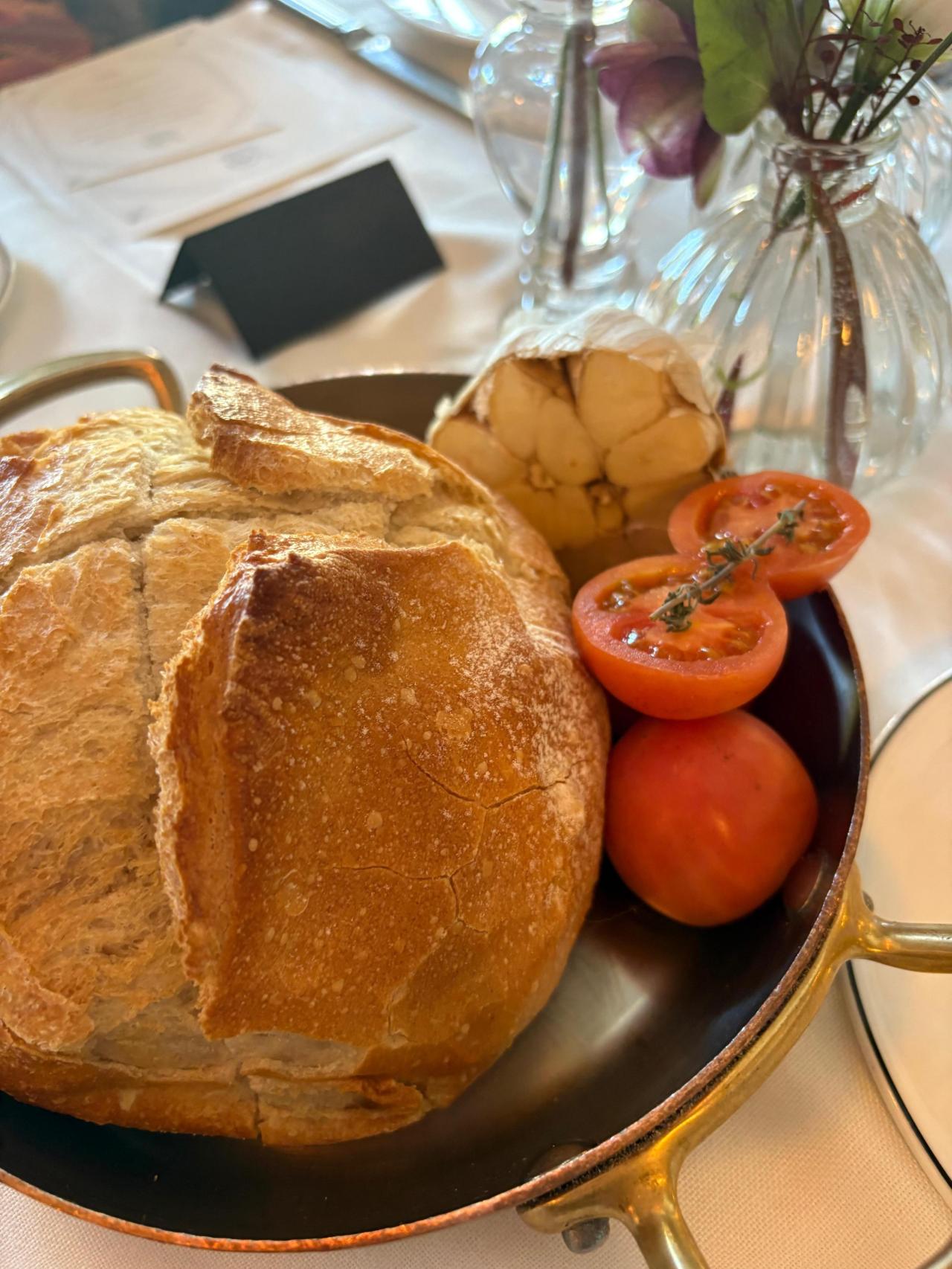 Pan con ajo y tomate de Tatel.