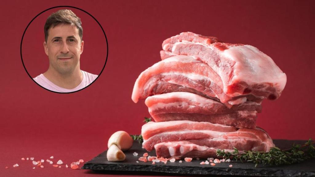 El chef Darío Jozifek y unos trozos de carne.
