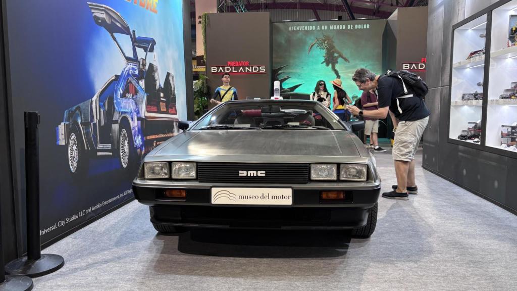 El DeLorean DMC-12 de 'Regreso al Futuro' en la Comic-Con de Málaga