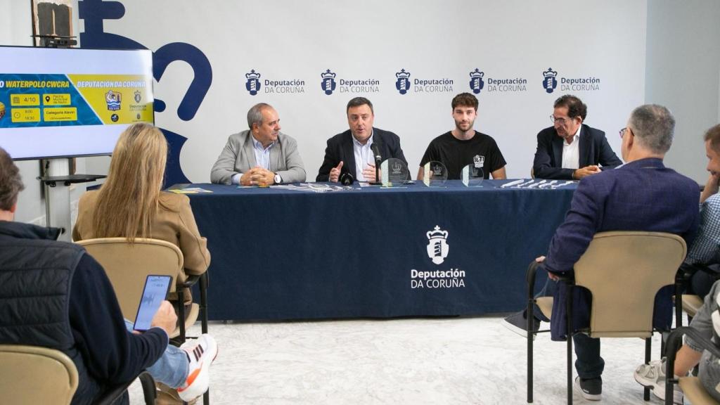 Presentación de la primera edición del Torneo de Waterpolo Base.