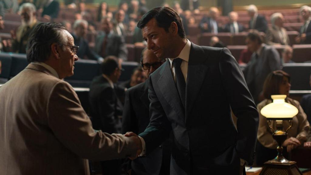 Eduard Fernández y Álvaro Morte, en 'Anatomía de un instante'