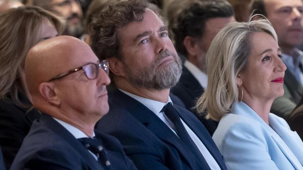 Cañizares junto a Iván Espinosa de los Monteros, este jueves en Madrid.