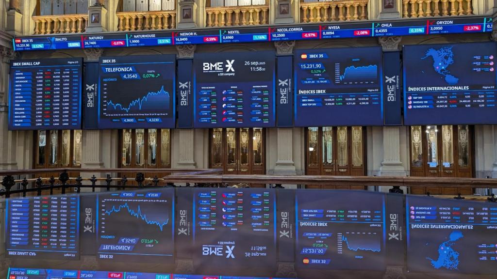 Panel principal del interior del Palacio de la Bolsa de Madrid.