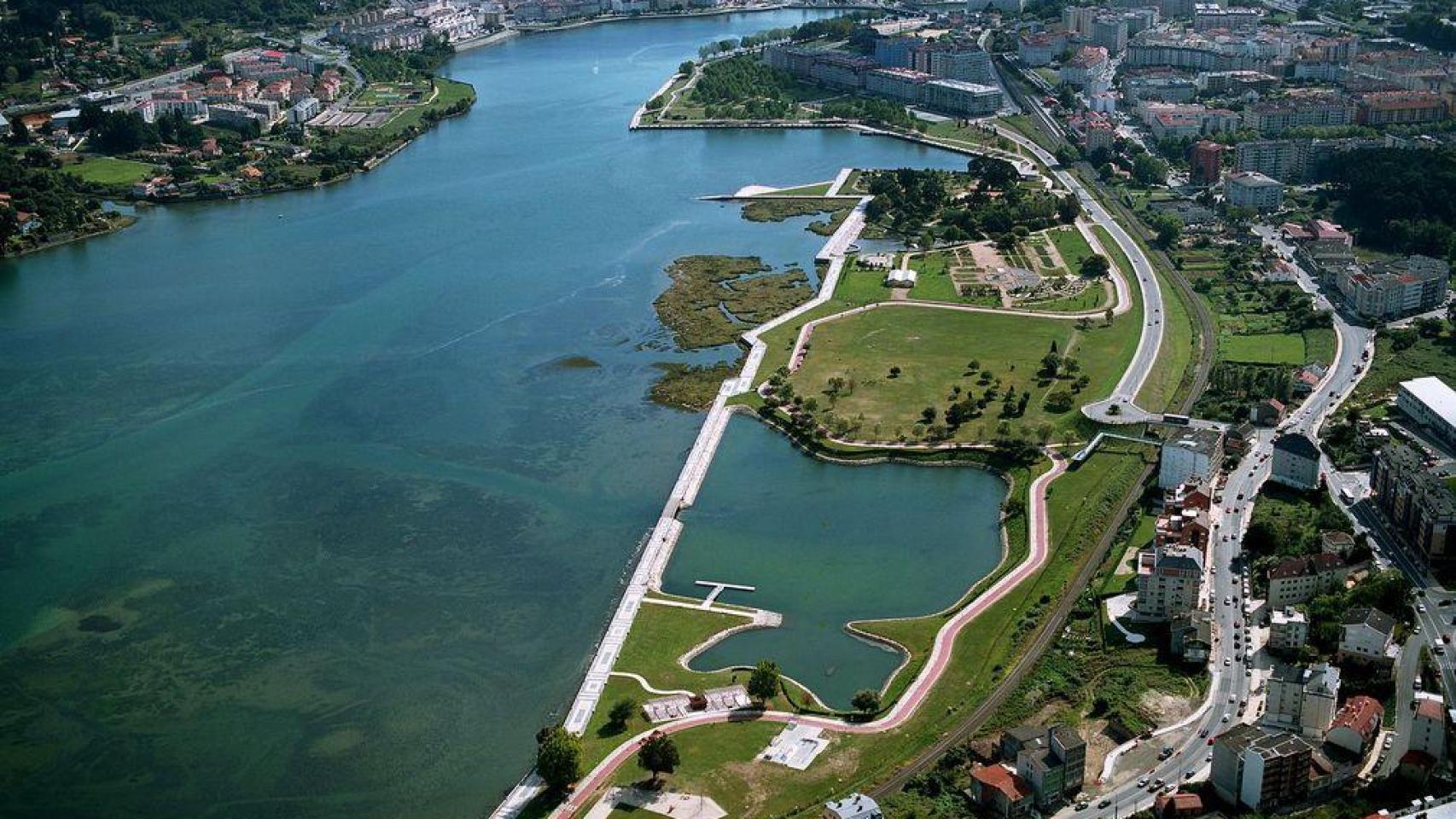 Panorámica de la ría de O Burgo en A Coruña (Cambre, Culleredo y Oleiros)