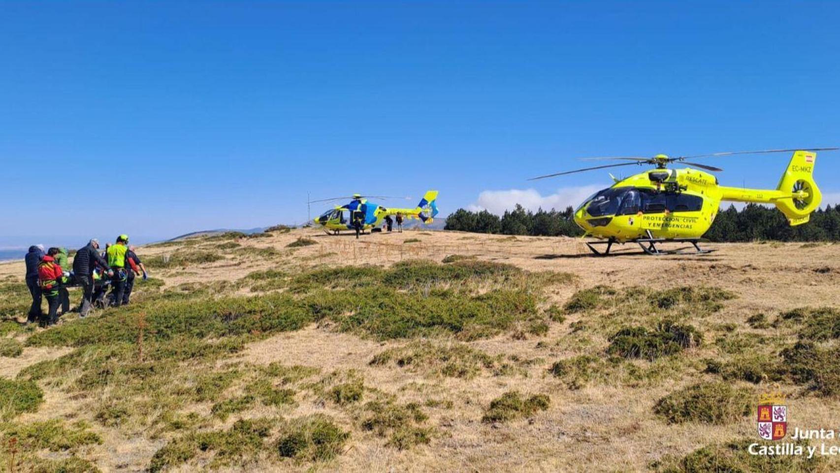 Rescate del parapentista herido en el municipio segoviano de Arcones, este viernes