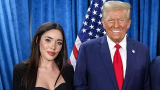 Ada Lluch, junto a Donald Trump, presidente de Estados Unidos.