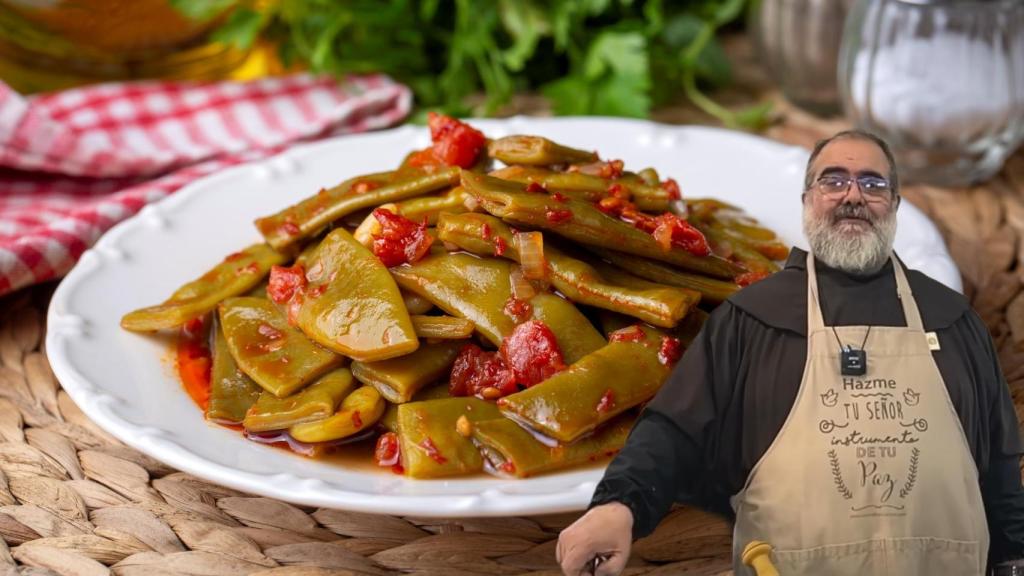 Fray Ángel, el fraile cocinero y 'youtuber' en un montaje de El Español